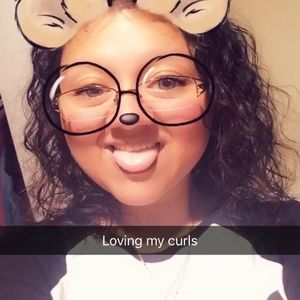 Meet your Posher, Rebeca